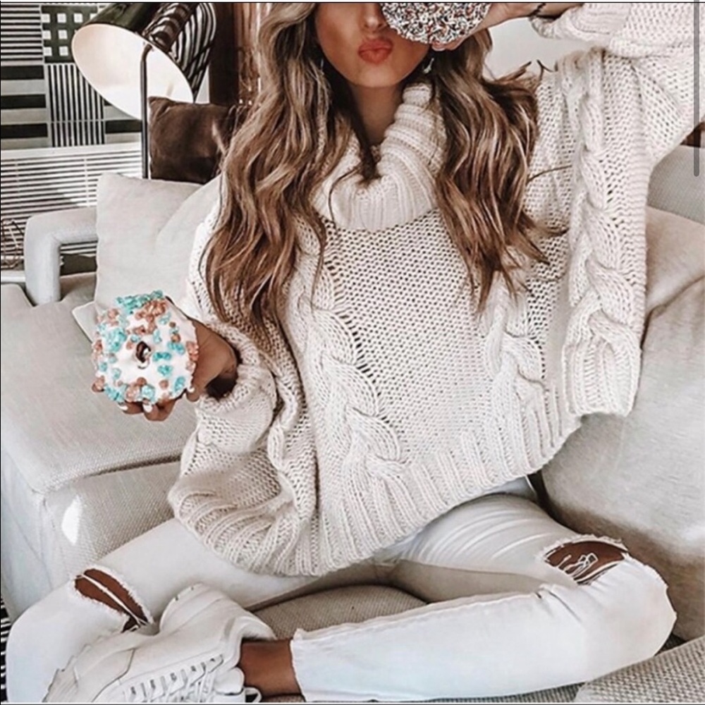 🍁LAST ONE Oversized Cable Knit Turtleneck Sweater🍁